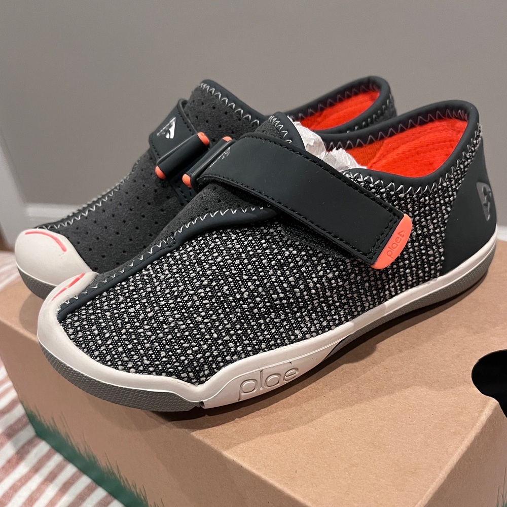 Plae Cam Kids Shoes - New In Box